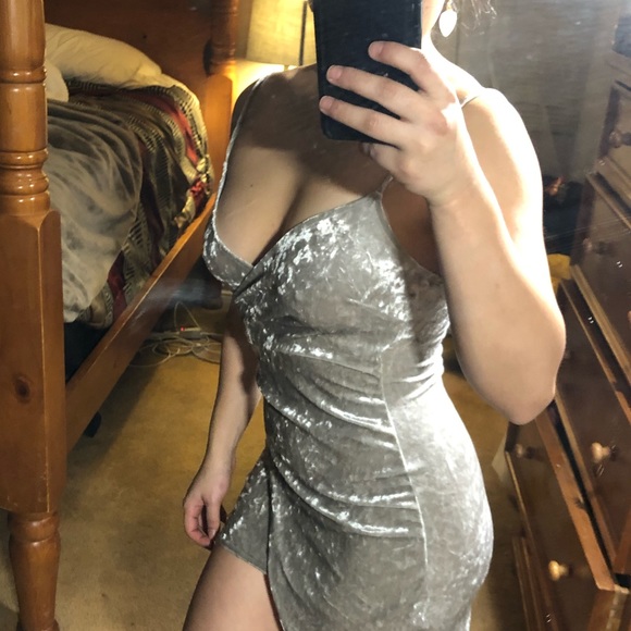 Dress Windsor - Picture 2 of 3